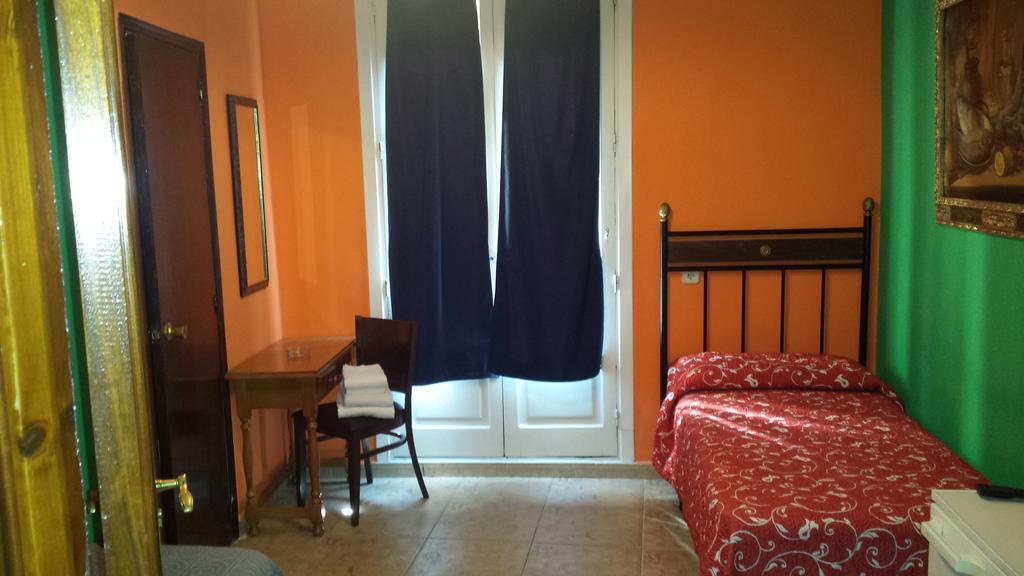 מדריד Hostal Rico מראה חיצוני תמונה