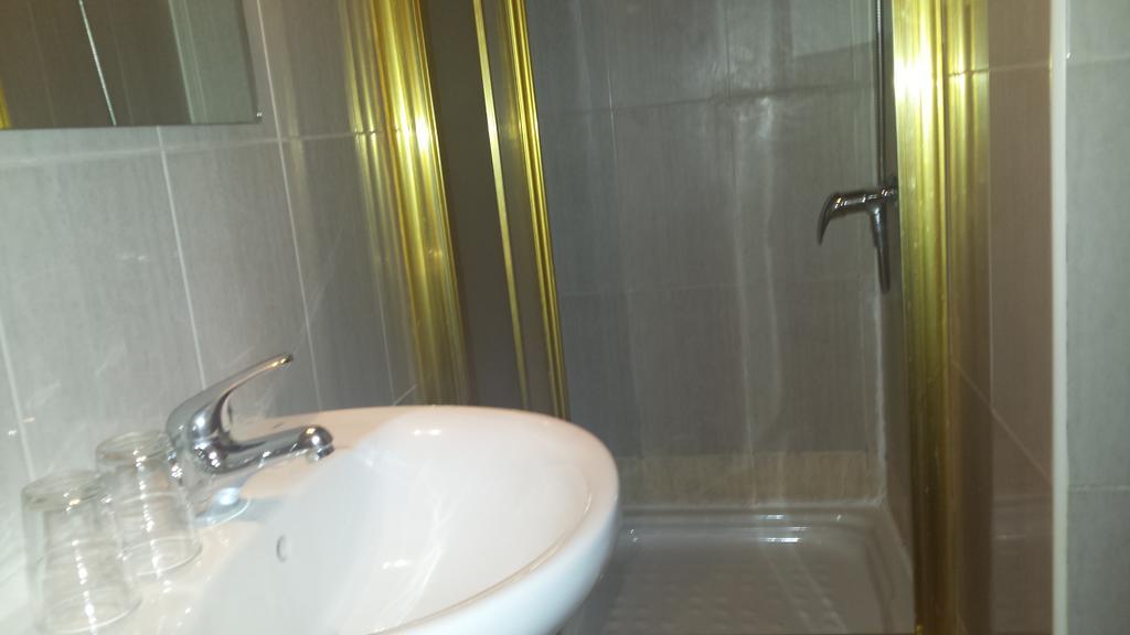 מדריד Hostal Rico מראה חיצוני תמונה